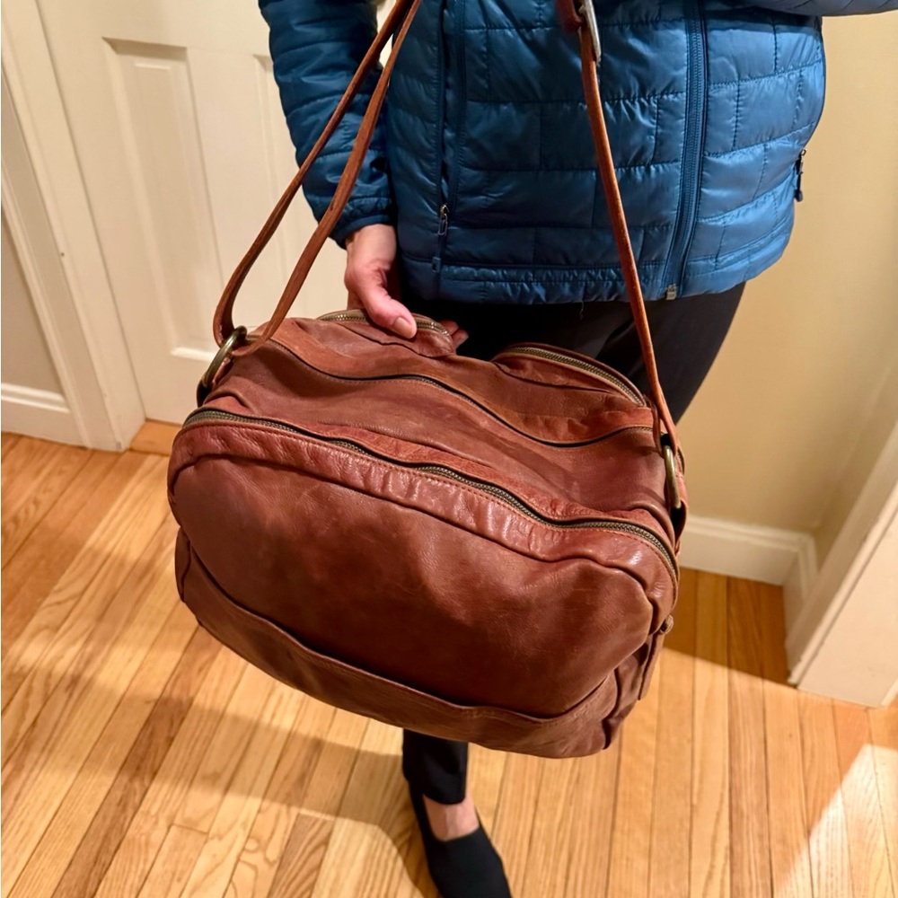 Unisex Leather Large Messenger Bag - Picture 2 of 16